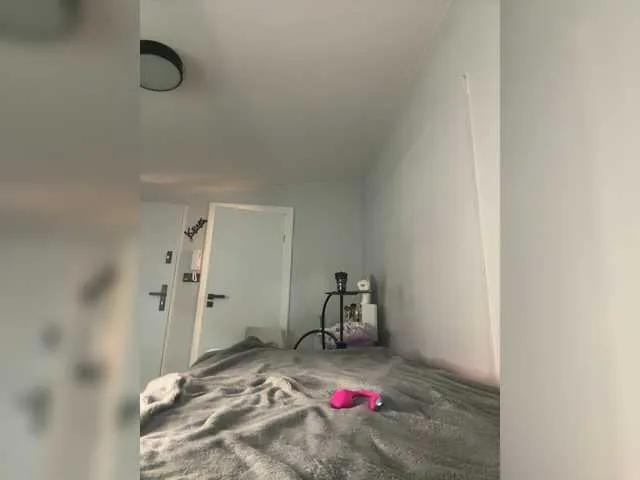 Offline Lerochkaa on BongaCams