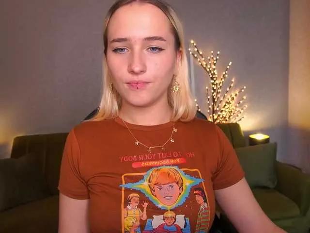 BongaCams LilElfie is Freechat LilElfie — A lot of things