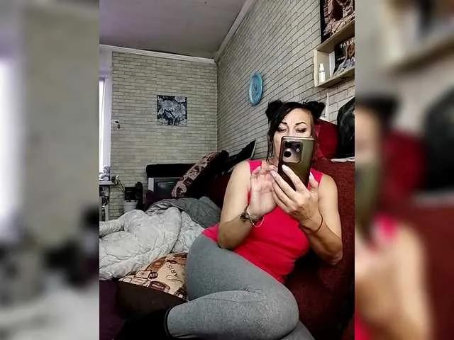 Freechat Lina-a-13 on BongaCams