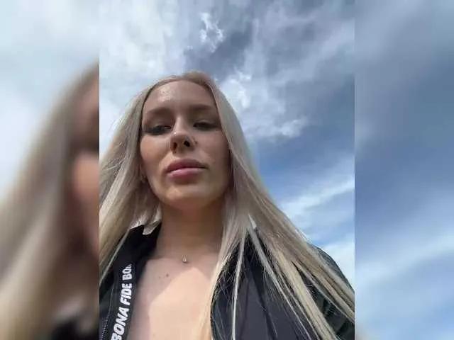 Offline Lovensesgirl on BongaCams