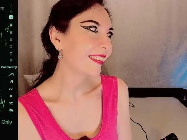 Offline LunaTenebriss on BongaCams