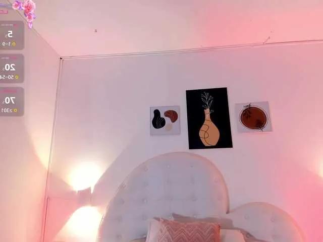 Offline mhia-paris on BongaCams