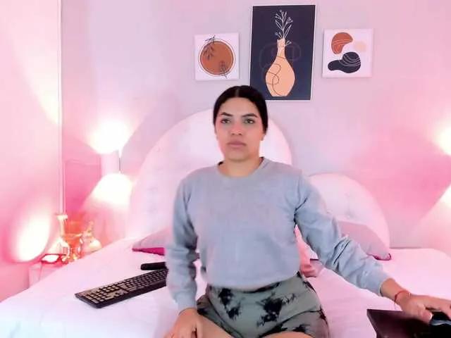 Offline mhia-paris on BongaCams