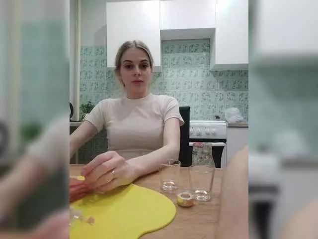 Offline Mileshil on BongaCams