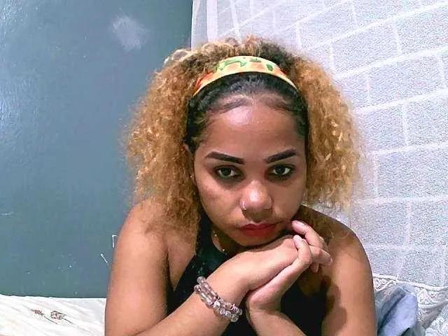 Freechat Monica1612 on BongaCams