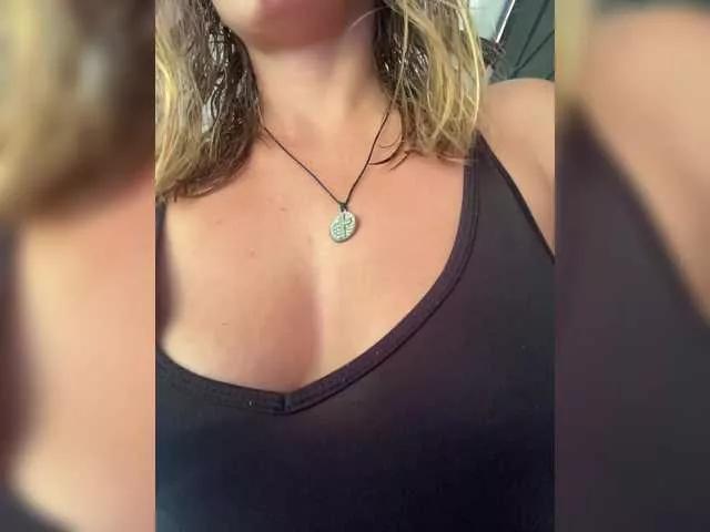 Offline Montenegro8 on BongaCams