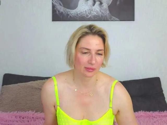 Offline Murenza on BongaCams