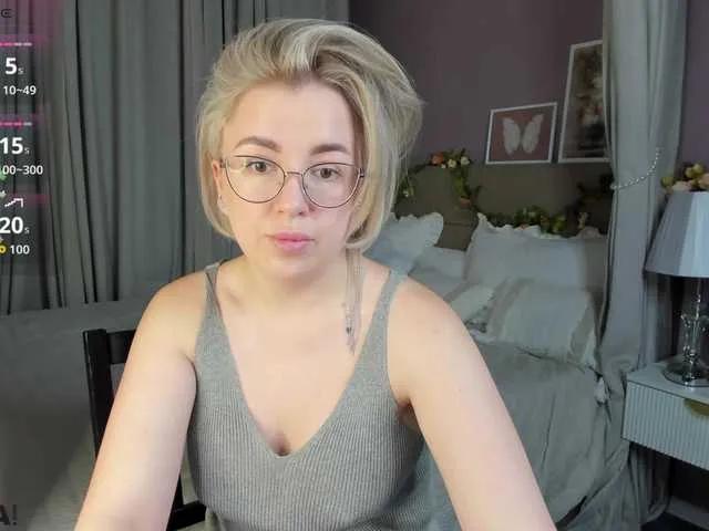 Offline Nikki-Kai on BongaCams