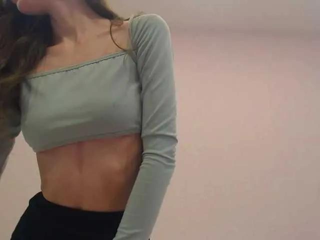 Offline Oriella on BongaCams