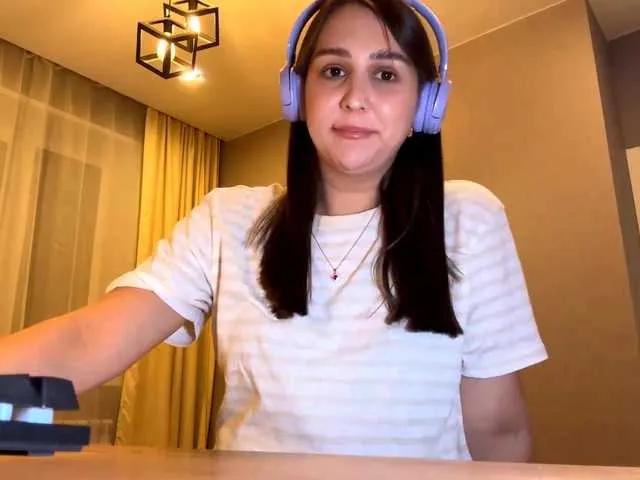 Offline PearlDelisle on BongaCams