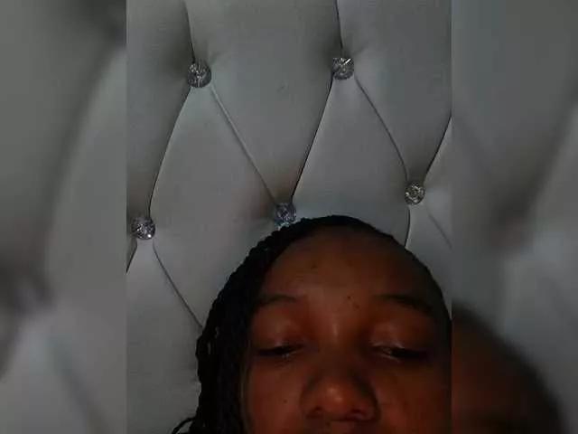 Offline Petitegoddess on BongaCams