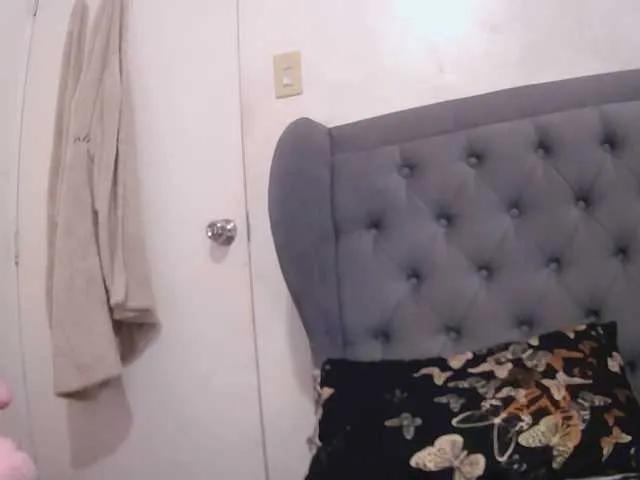 Freechat pornadrianna on BongaCams