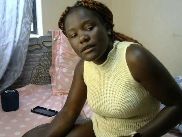 QueenEbony on BongaCams 