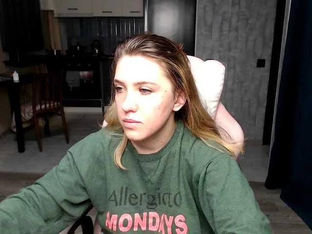 Offline Regimasmile on BongaCams