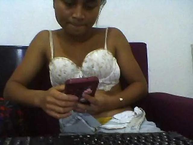 Offline Reine2delice on BongaCams