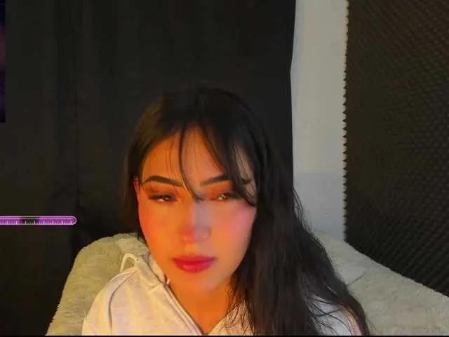 Offline Rosario215a on BongaCams