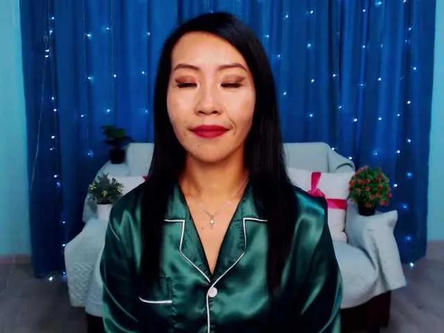 Offline Sarahsexygirl on BongaCams