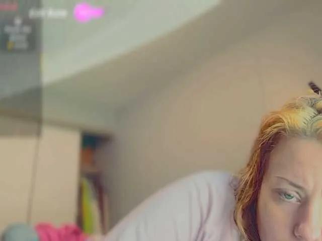 Offline skarlett-rose on BongaCams