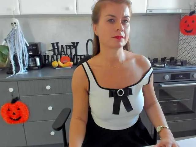 Offline SuaveGia on BongaCams