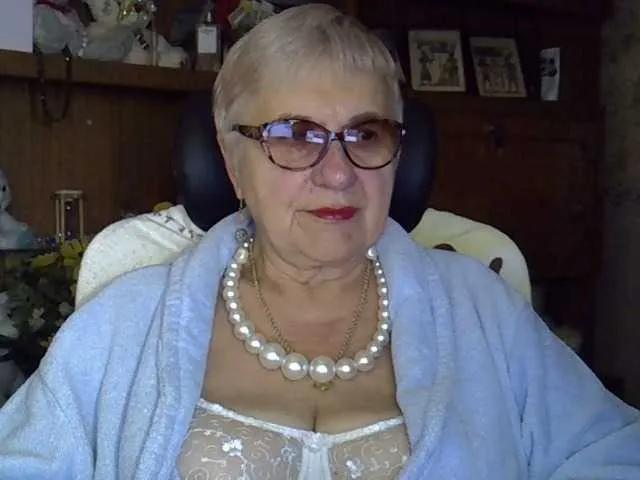 BongaCams SweetCherry00 is Freechat SweetCherry00 — gentle and not greedy when giving tokens