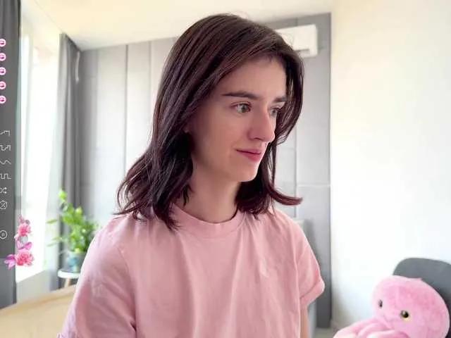 Offline SweetieTati on BongaCams