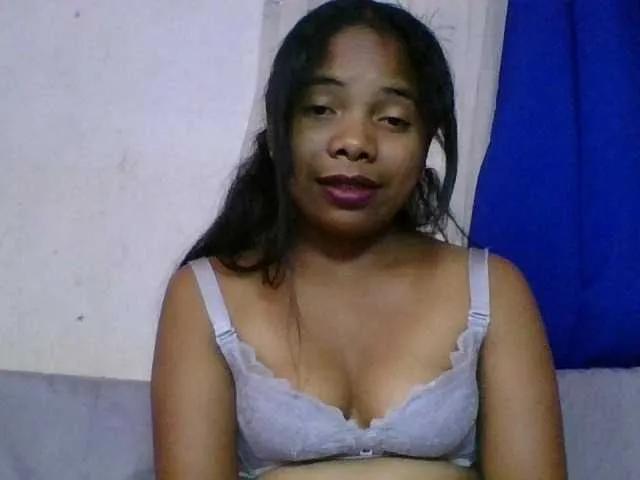 Freechat taniah on BongaCams