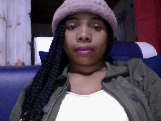 Freechat taniah on BongaCams