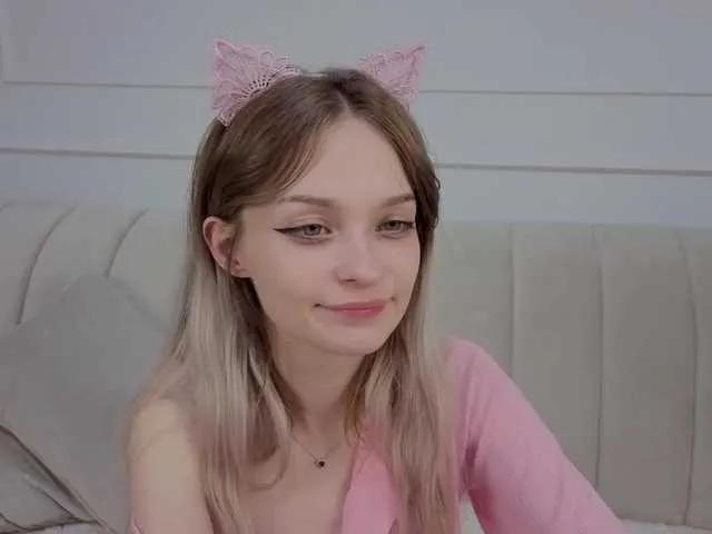 Offline vialeta-baby on BongaCams