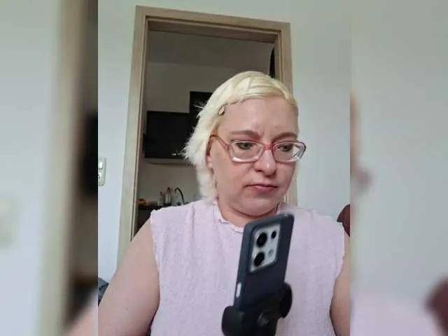 Offline Vika211 on BongaCams