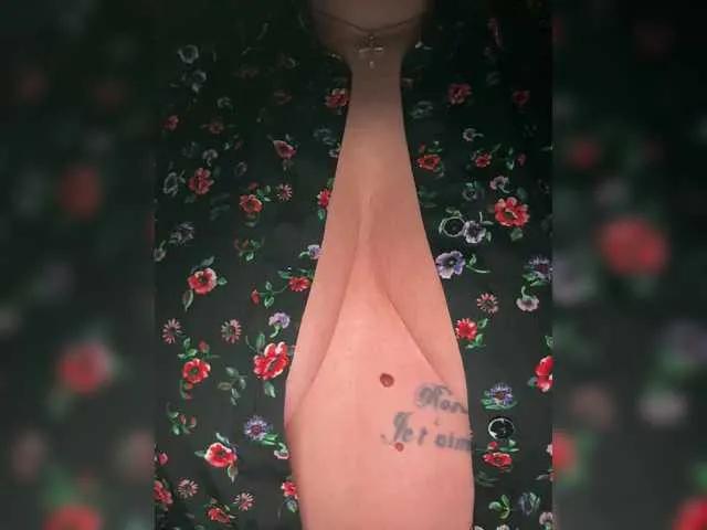 Offline YaroslavaDi on BongaCams