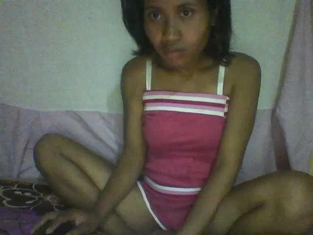 Offline YoungNatie on BongaCams