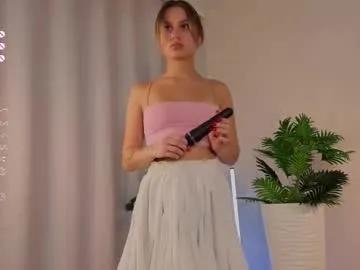 Freechat bestie_kiki on Chaturbate