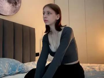 Freechat ellie_hollow on Chaturbate