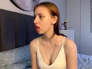Freechat ellie_hollow on Chaturbate