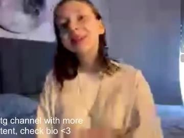 Freechat ellie_hollow on Chaturbate