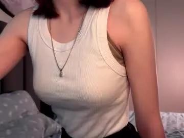 Freechat ellie_hollow on Chaturbate