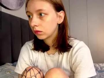 Freechat ellie_hollow on Chaturbate