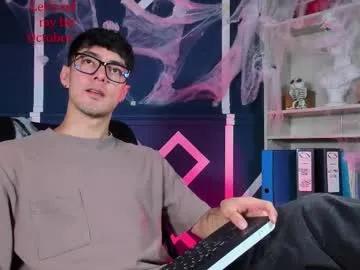 Freechat etham_wolf_ on Chaturbate