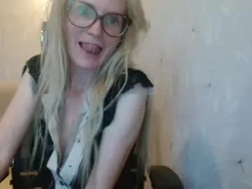 Freechat eva2323 on Chaturbate