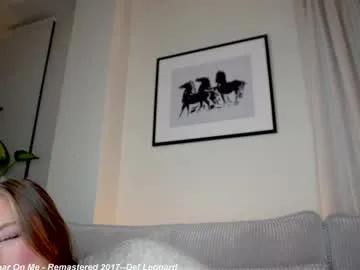 Freechat x_lily_x on Chaturbate