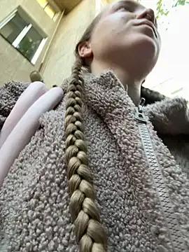 Freechat bambi_lu on StripChat