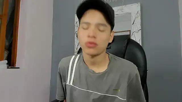 Freechat camillo_virgil on StripChat