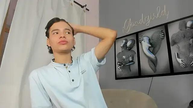 Freechat camillo_virgil on StripChat