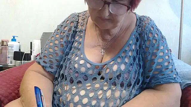 Freechat DeniseeRosea on StripChat