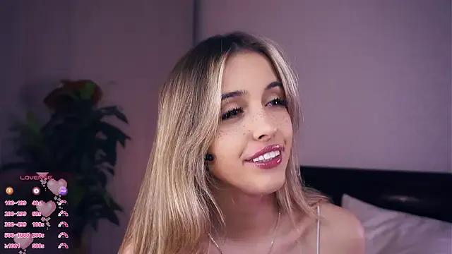 Freechat FannyHewson on StripChat