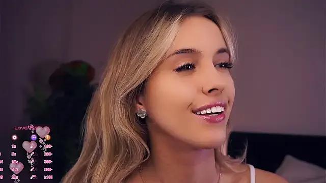 Freechat FannyHewson on StripChat