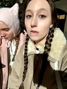 Group FroggyAnna on StripChat