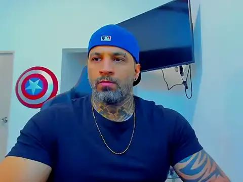 StripChat JoshRigby is Freechat JoshRigby — shirt off y besar biceps