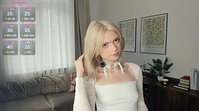 StripChat LaureMestler is Freechat LaureMestler — air kiss and welcome