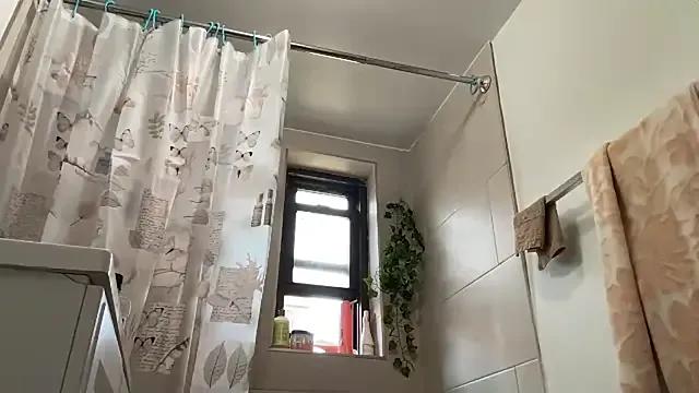 Freechat littyleesh1 on StripChat